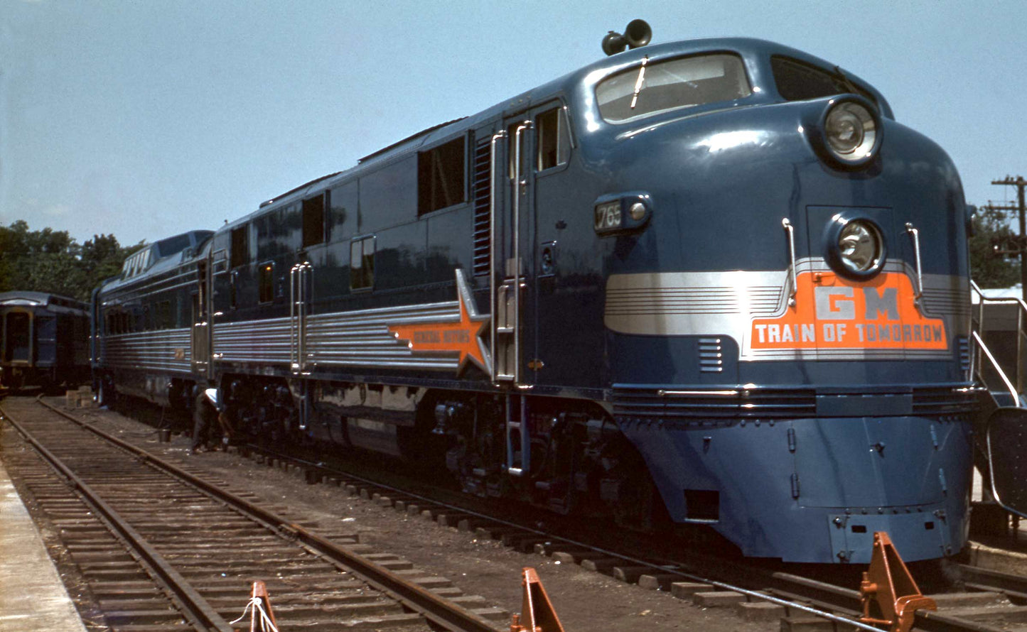 HO Scale Rapido GM Train of Tomorrow DCC with Sound Full Set PREORDER